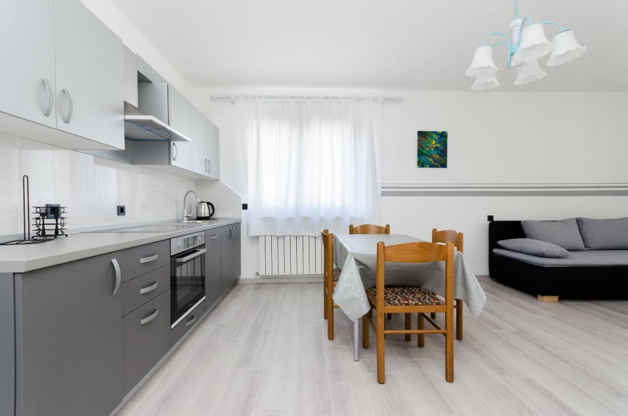 Apartments Slavica R Banjol المظهر الخارجي الصورة